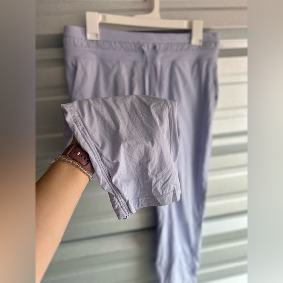 Women’s Lululemon Dance Studio Mid-Rise Crop 25” Pastel Blue Size 10 - Picture 5 of 14